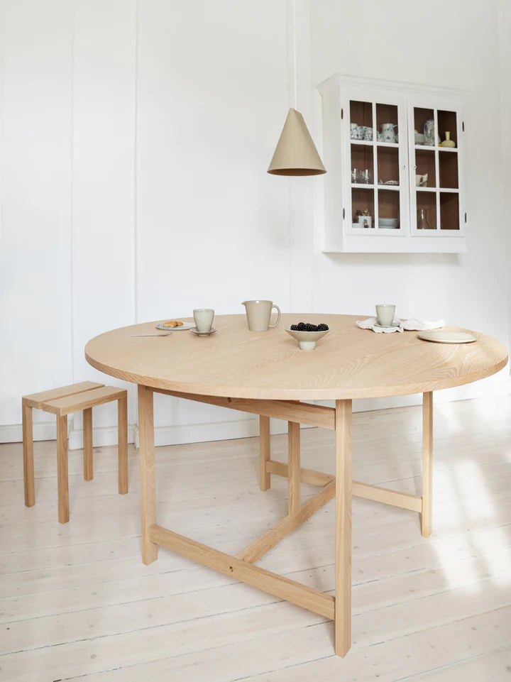 MOEBE - ROUND DINING TABLE - ø 140cm