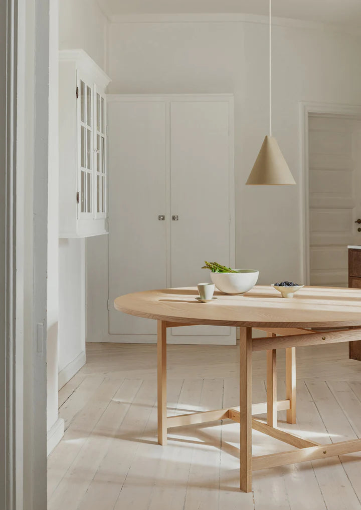 MOEBE - ROUND DINING TABLE - ø 140cm