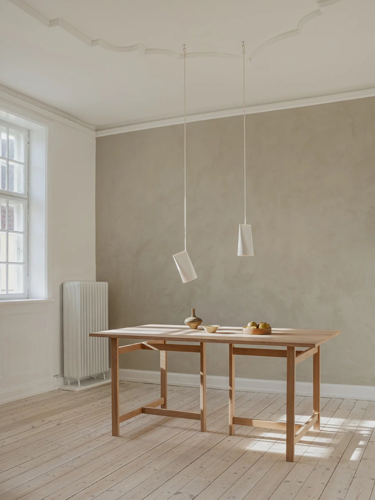 MOEBE - DINING TABLE - 160cm