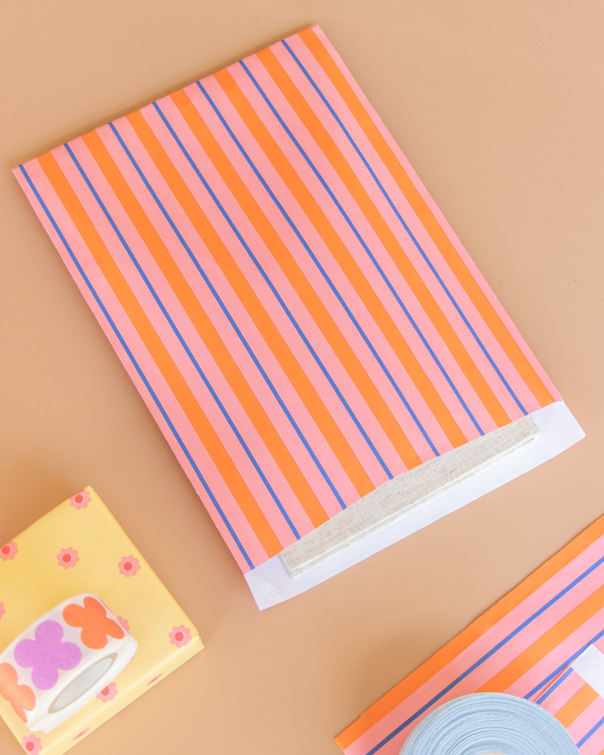 Kado Design - STREIFEN - Geschenktüte Flachbeutel