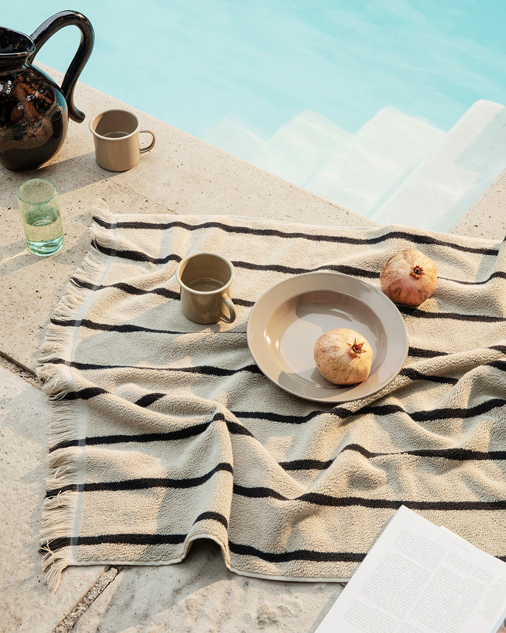 ferm LIVING - Bade-Handtuch ALEE BATH TOWEL - sand / black
