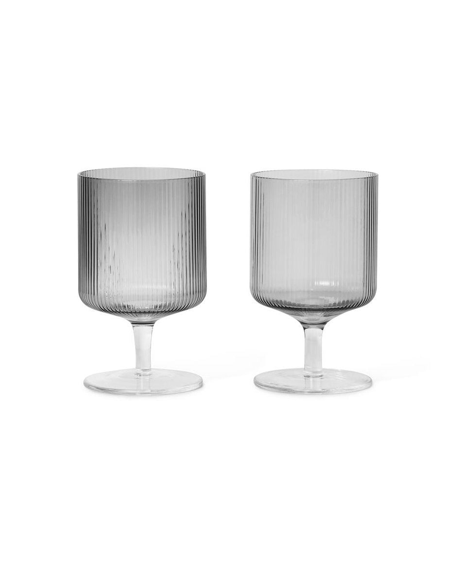ferm LIVING - RIPPLE Weingläser 2er Set - smoked grey