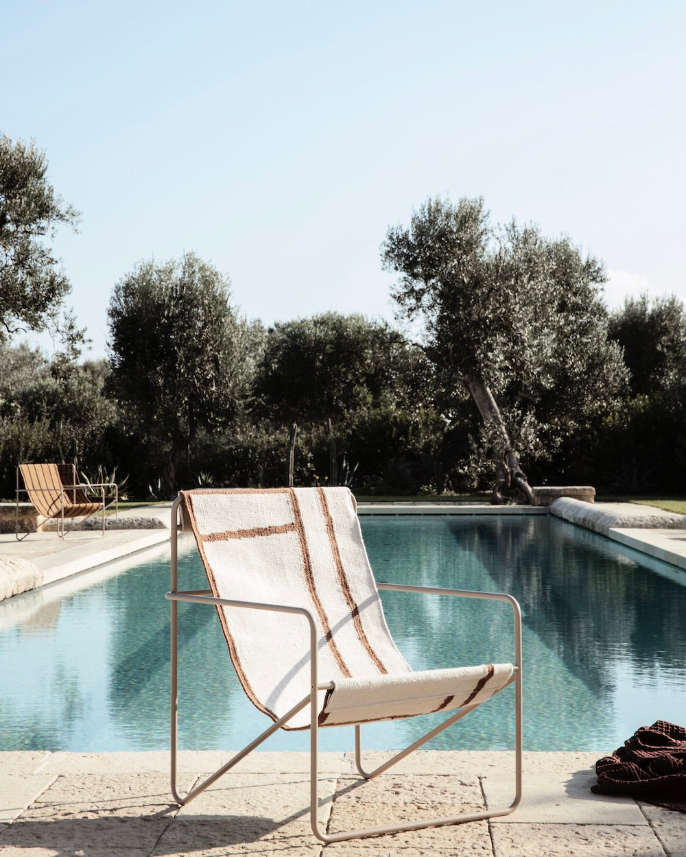 ferm LIVING - DESERT Lounge Chair - cashmere/shape