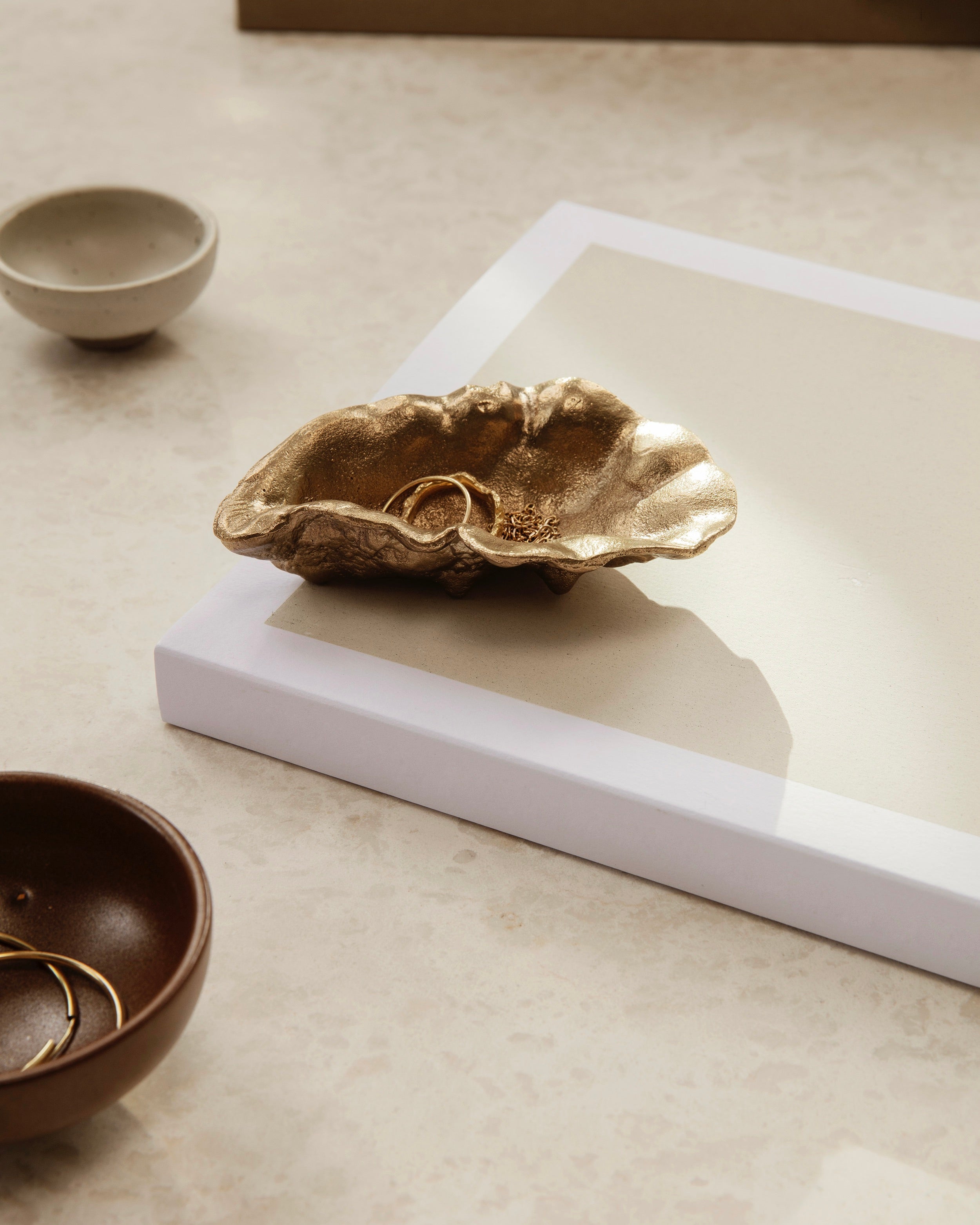ferm LIVING - OYSTER Bowl - Brass
