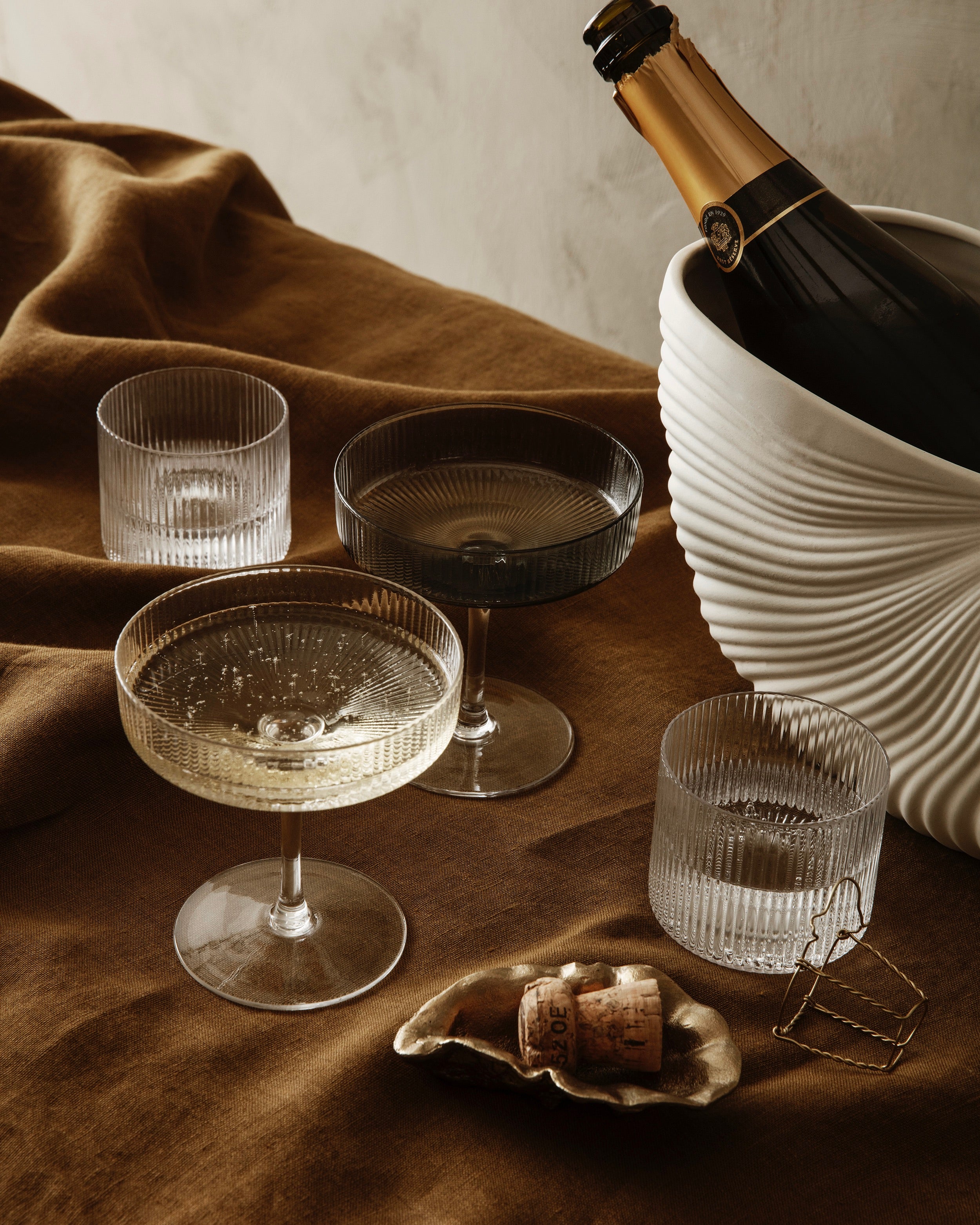 ferm LIVING - OYSTER Bowl - Brass
