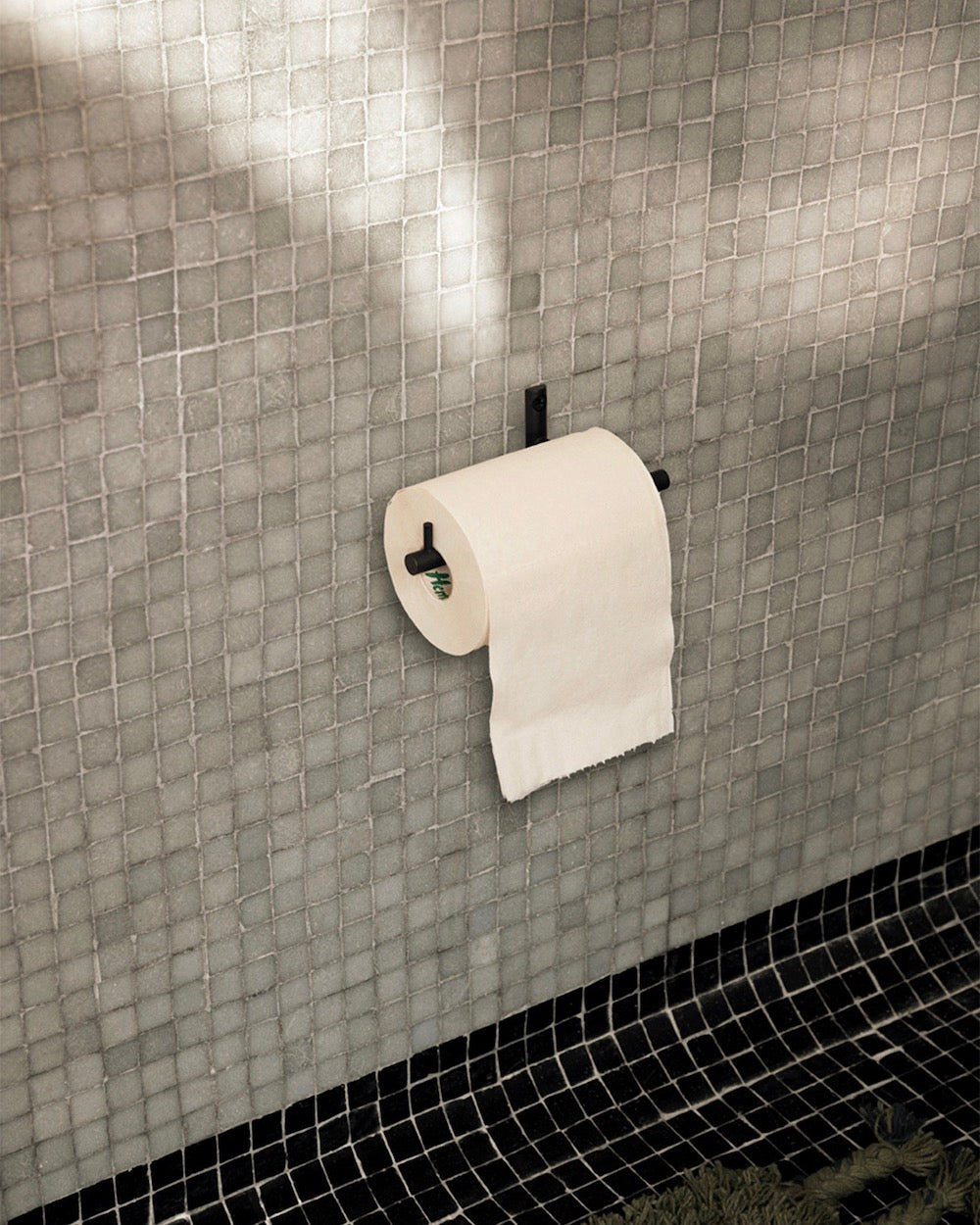 ferm LIVING - Toilettenpapierhalter DORA