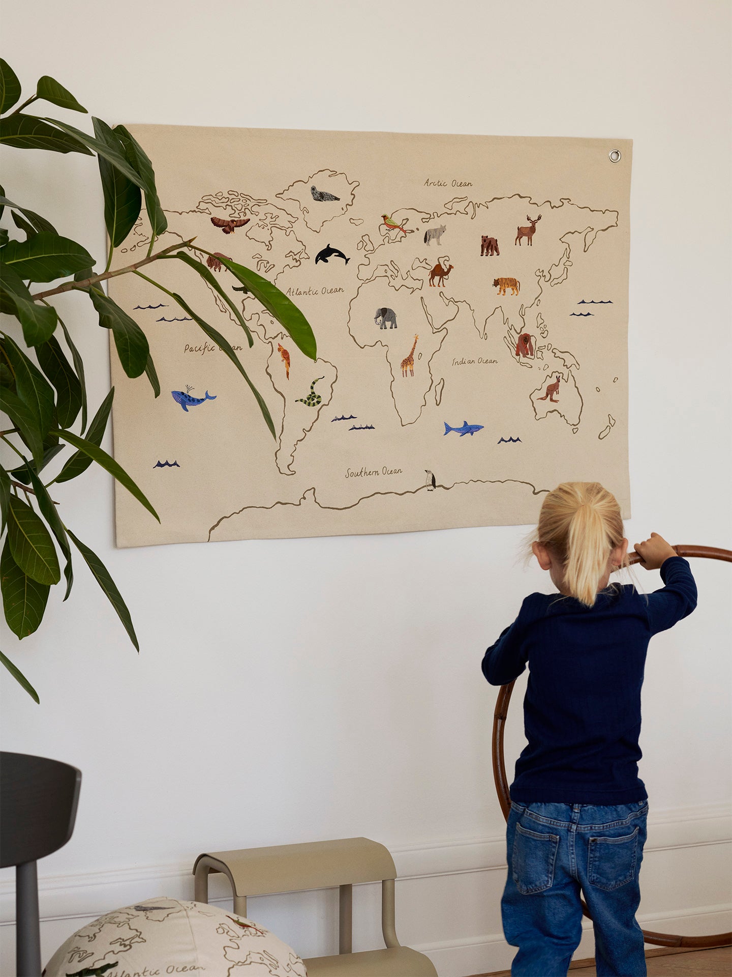 ferm LIVING - Wandteppich WORLD MAP