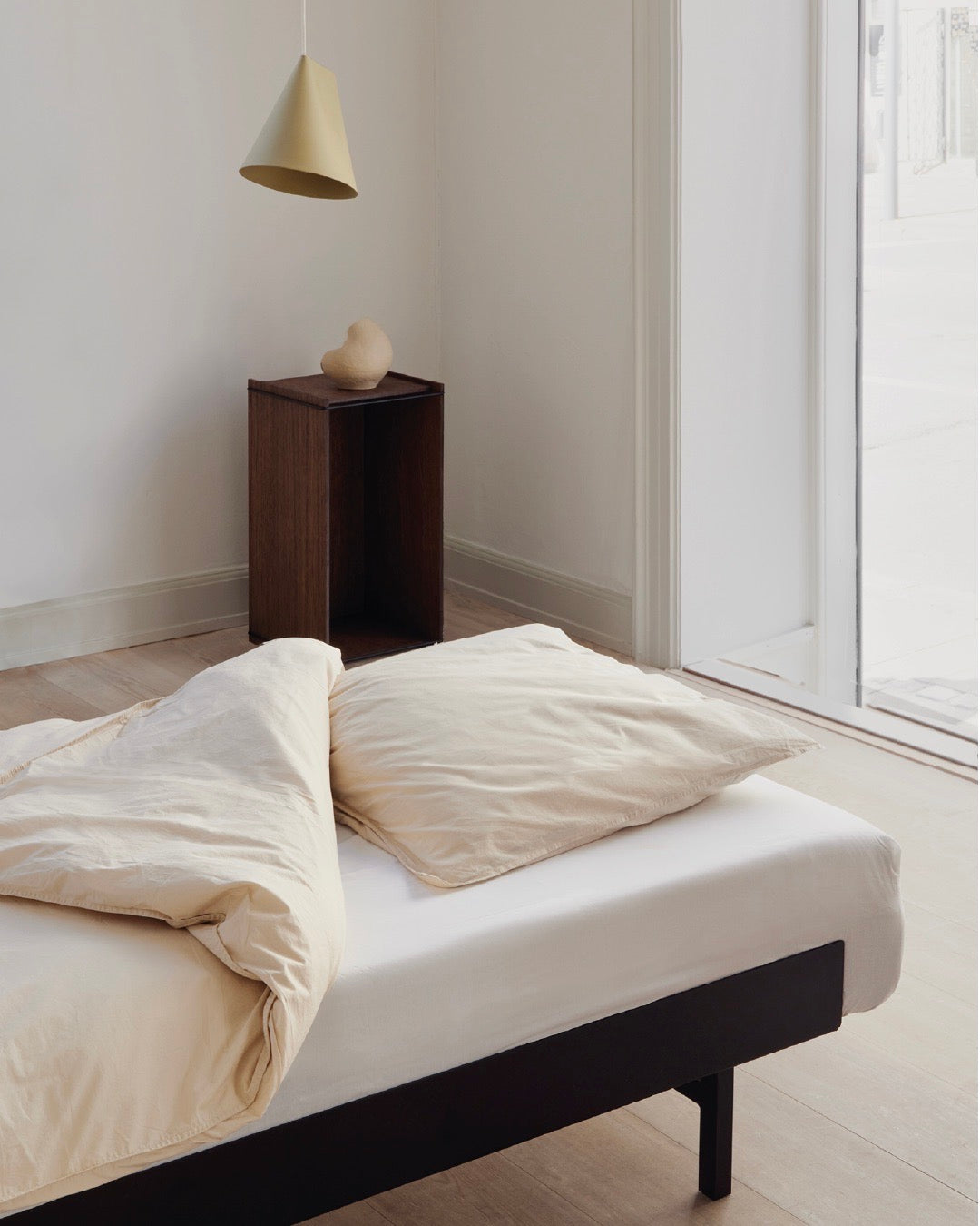 MOEBE - Bettgestell BED - black