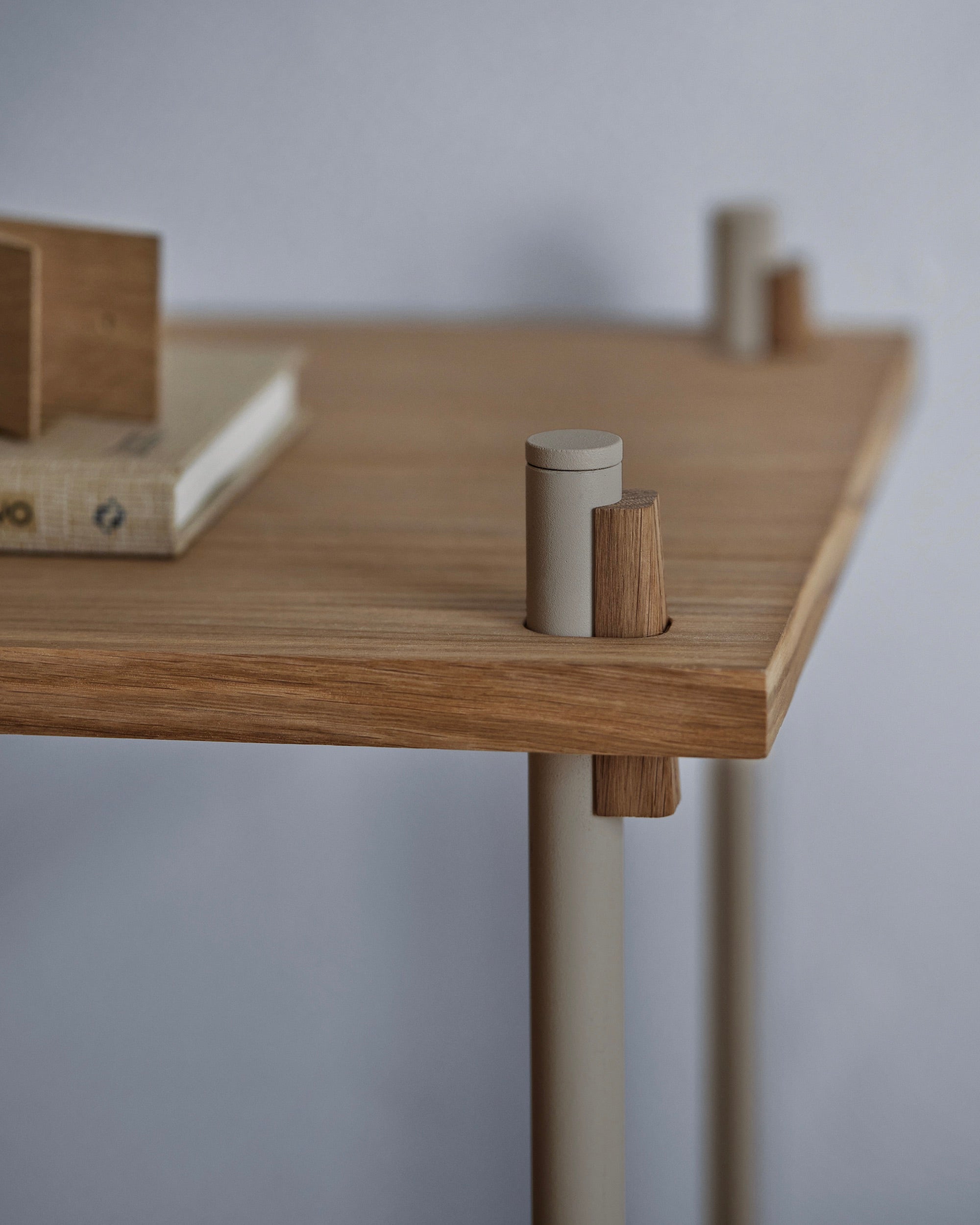 MOEBE - Shelving System mit Türen